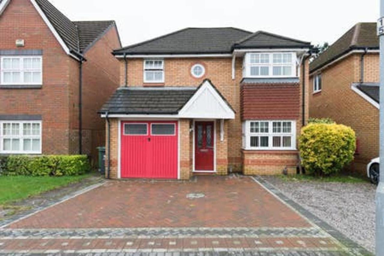 Modern 4 Bedroom Detached House In Cardiff Exterior photo